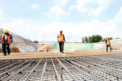 长治高新区起步区西环路市政道路工程项目建设正酣